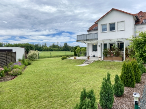 Große Erdgeschosswohnung mit wunderschönem Südwest-Garten, 85368 Moosburg, Erdgeschosswohnung